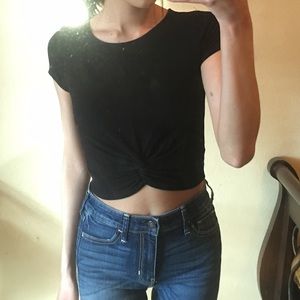 ✨Twist front crop top✨